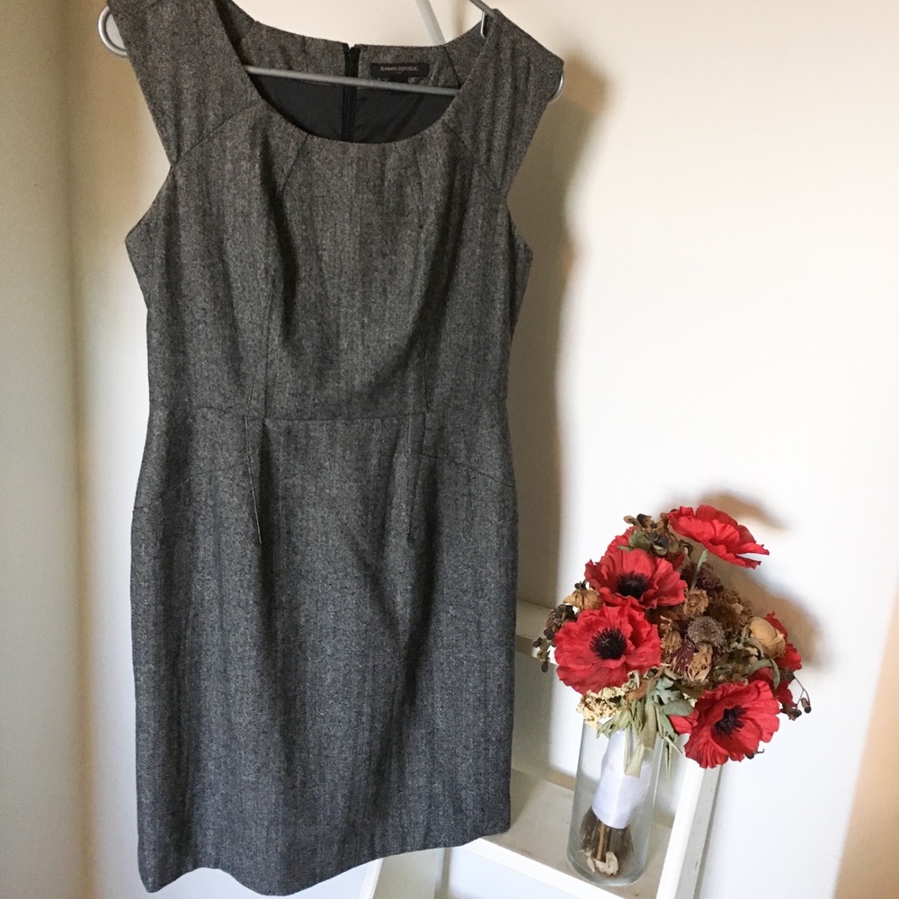 Banana Republic Dark Grey Wool Dress- Size 6 (EUC)